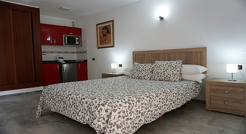 apartamentos piramides resort